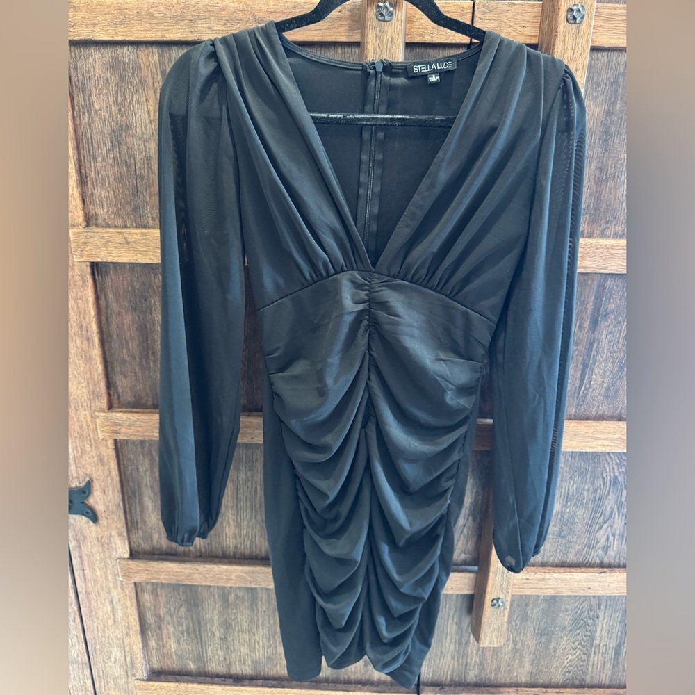 Stella Luce Black Ruched V-Neck Long Sleeve Cocktail Dress
